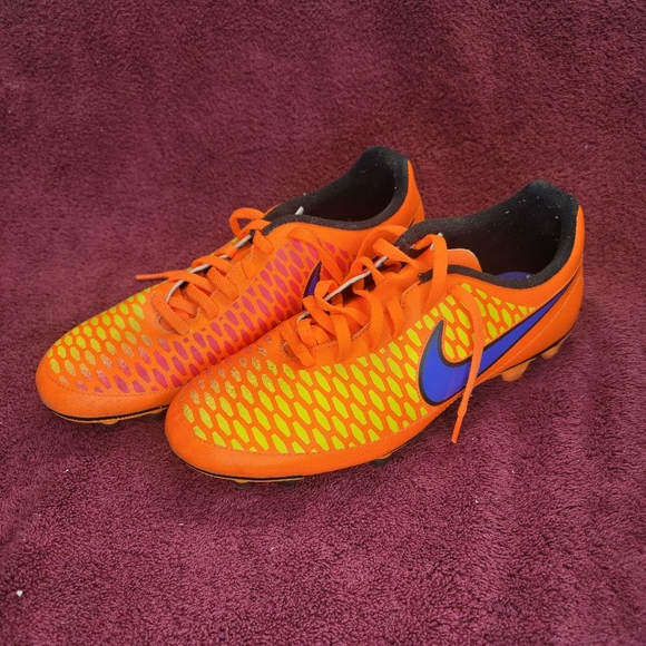 Nike Magista soccer cleats size 7.5 mens - Picture 1 of 7
